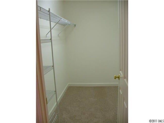 Building Photo - 183 Clusters Cir