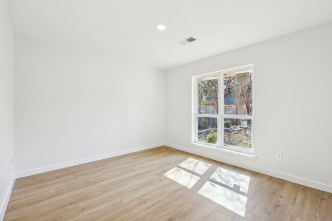 Building Photo - 139 Palmer Cir
