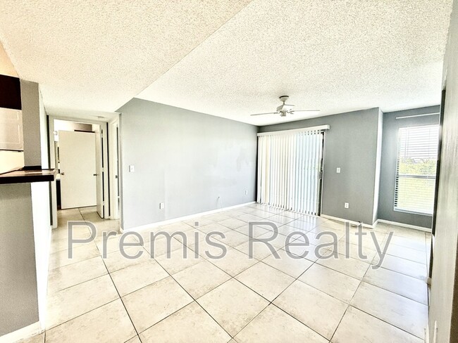 Building Photo - 455 Alt 19