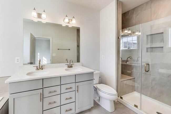 Building Photo - Luxurious on Lanham Hill - 3 + 3.5 Near Ne...