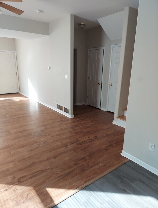 Building Photo - 2006 Rashid Ct