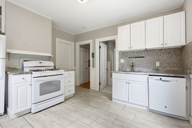 Building Photo - 181 Churchills Ln