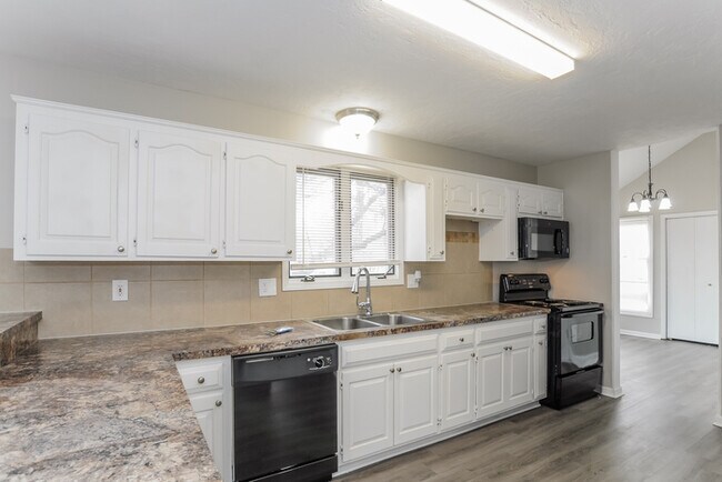 Building Photo - 4721 138th Terrace