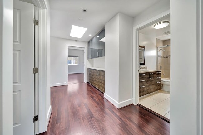 Building Photo - Modern 4-Bedroom Home in Prime West LA | Walkable, Spacious & Move-In Ready