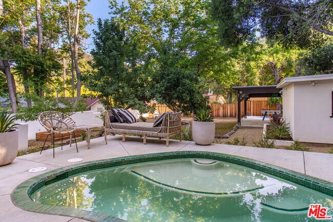 Building Photo - 1362 Old Topanga Canyon Rd