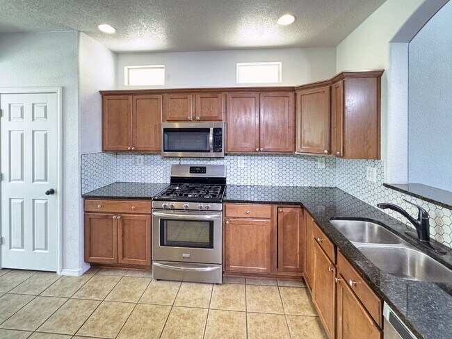 Building Photo - Stunning Cabezon Area Home!