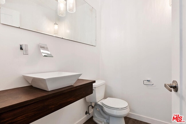 Building Photo - 3729 Reklaw Dr