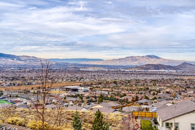 Building Photo - Panoramic views of the valley with a modern updated home!