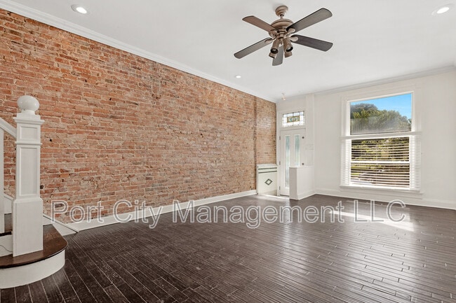 Building Photo - 207 S Ellwood Ave