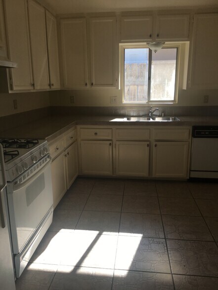 Building Photo - 1260 Granger St