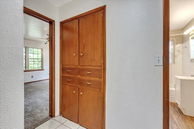 Building Photo - 2037 NW 47th St
