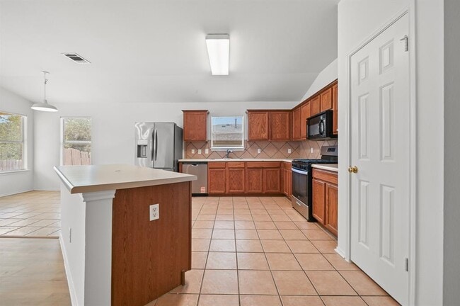 Building Photo - 123 Loon Lake Dr