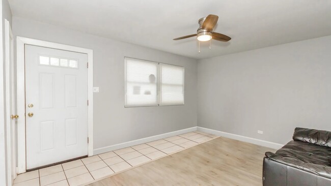 Building Photo - 5141 S Carpenter St