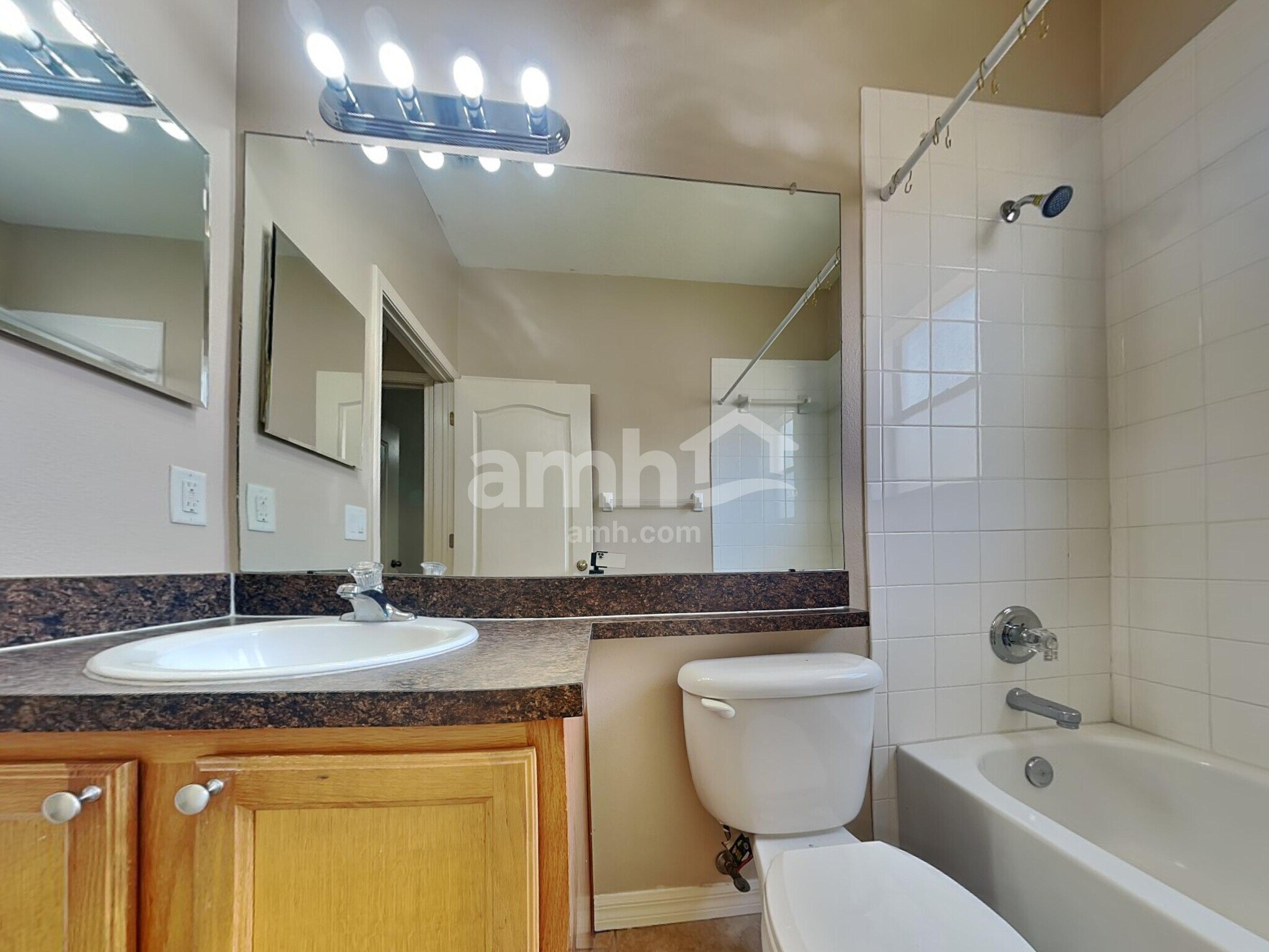 Building Photo - 3404 Pearl Dove Loop