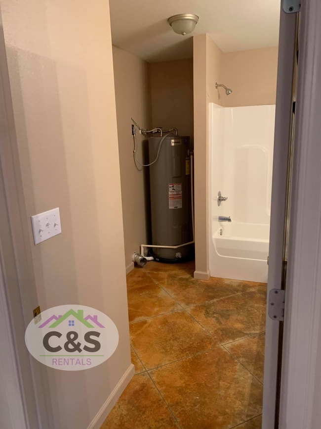 Building Photo - 2161 Smothers Rd