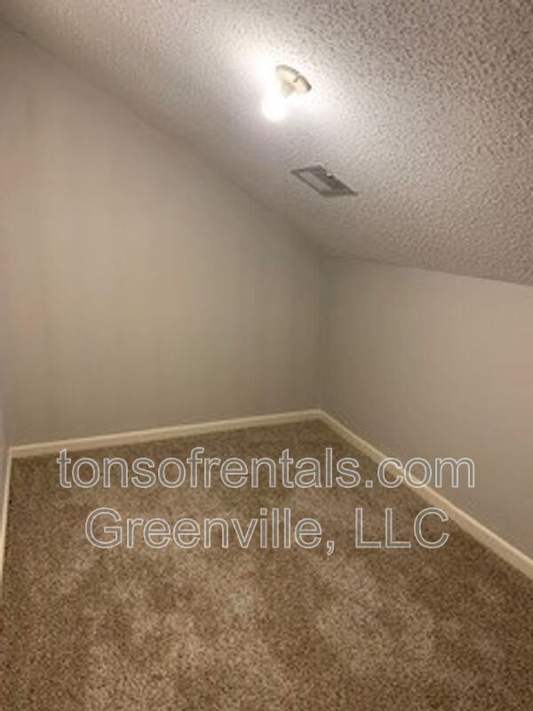 Building Photo - 710 Stallings Rd