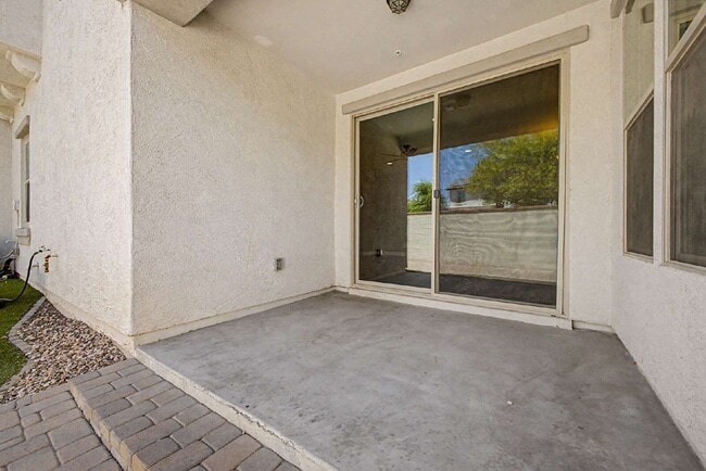 Building Photo - 20515 W Maiden Ln