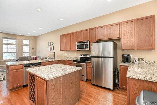 Building Photo - 33 Winder St