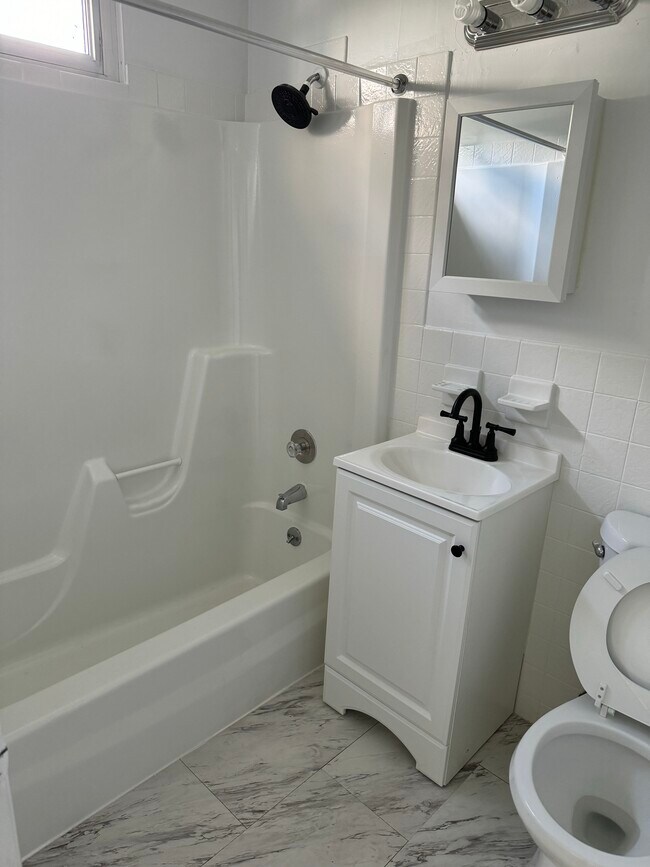 Building Photo - 503 Stuyvesant Ave