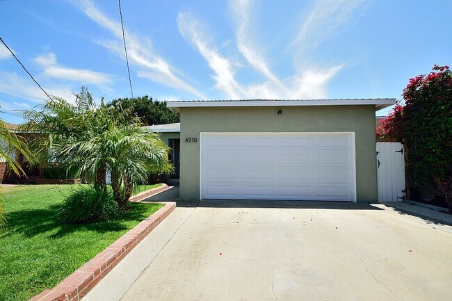 Building Photo - 4710 W 166th St