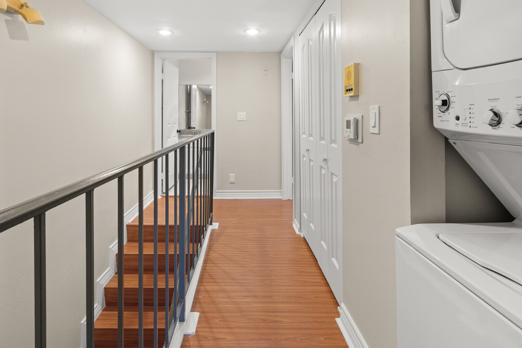 Building Photo - 321 W Dryden St