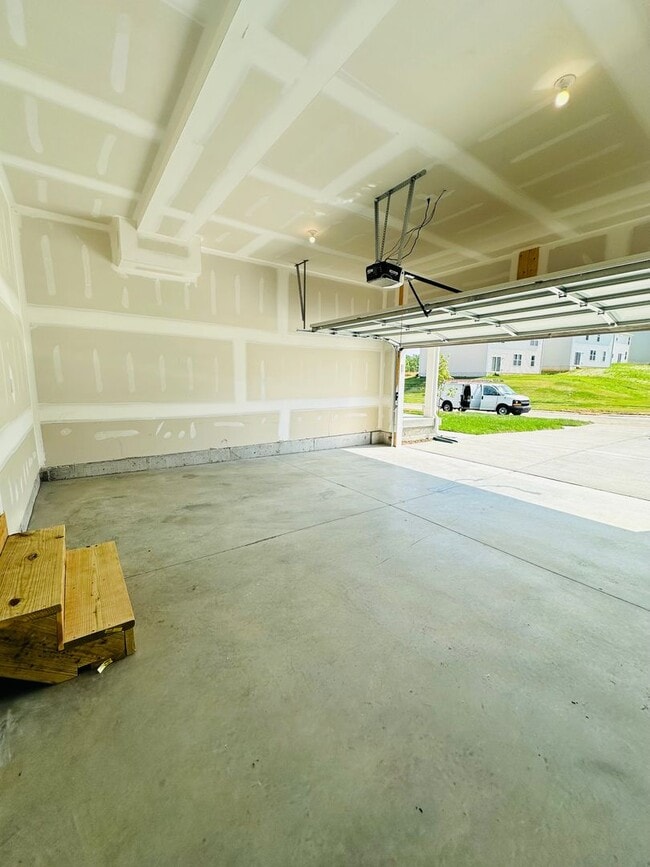 Building Photo - Charming New Construction Home for Rent in...