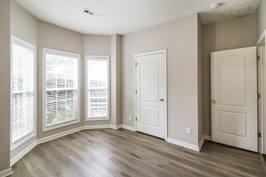 Building Photo - 11 Harper's Farm Dr
