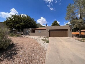 Building Photo - Pet Friendly!