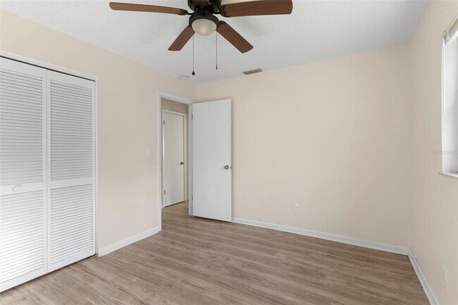 Building Photo - 20639 SW Rainbow Lakes Blvd