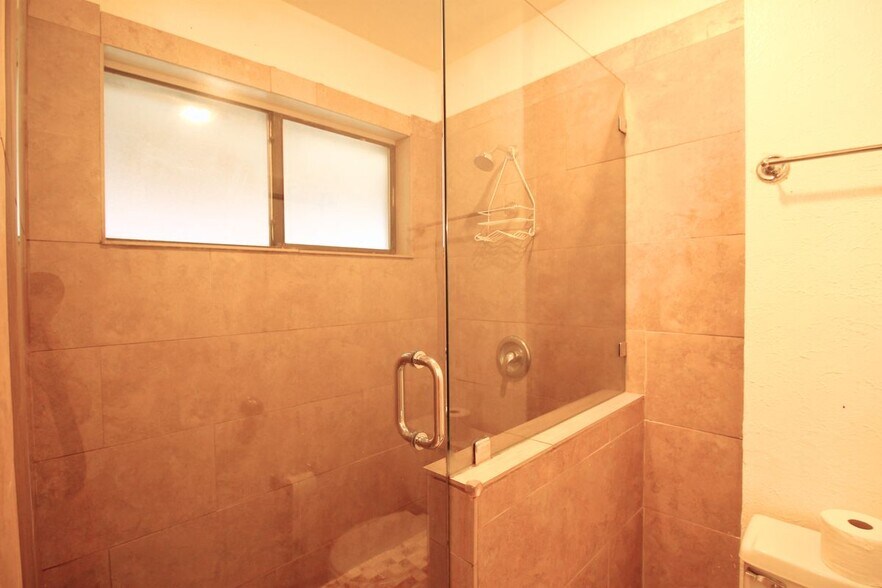 Building Photo - 711 Dickey Dr