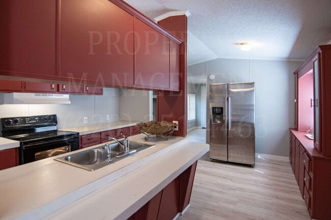 Building Photo - 2-Bedroom with 2 Full Baths in Coffeyville!
