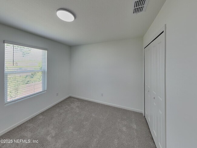 Building Photo - 594 Holly Lks Dr