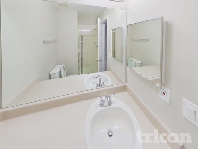 Building Photo - 6625 Bear Tooth Dr