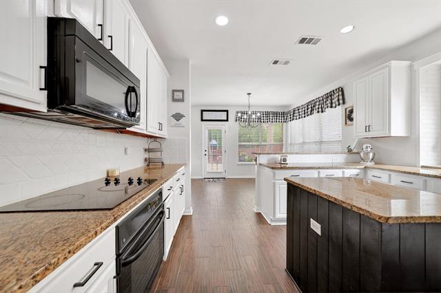 Building Photo - 8310 Sawgrass Ln