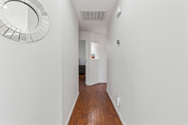 Building Photo - 3 bedroom home for RENT in Turlock - 4403 ...