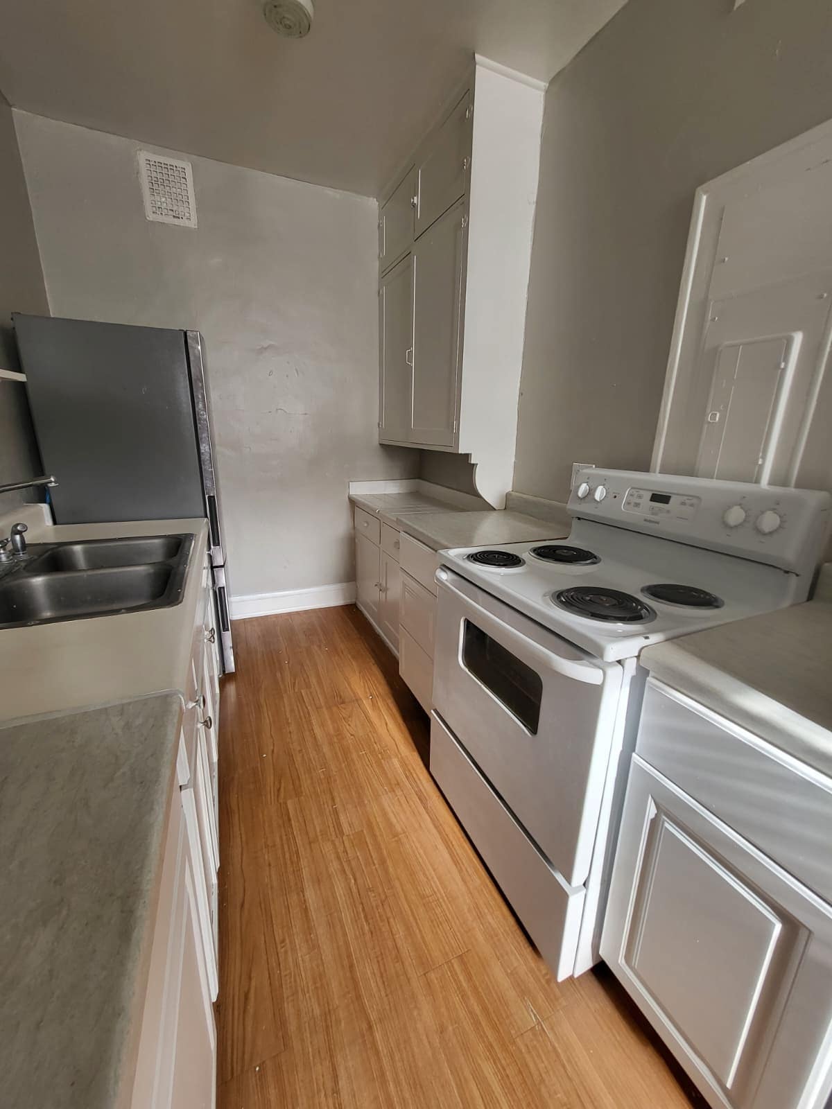 Building Photo - 1308 Willow Branch Ave