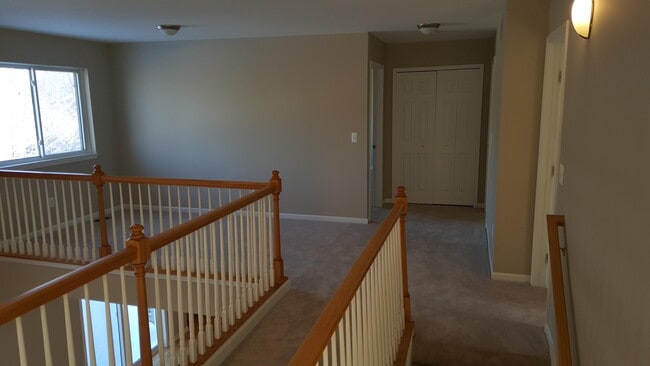 Building Photo - 2270 Hickory Point Dr