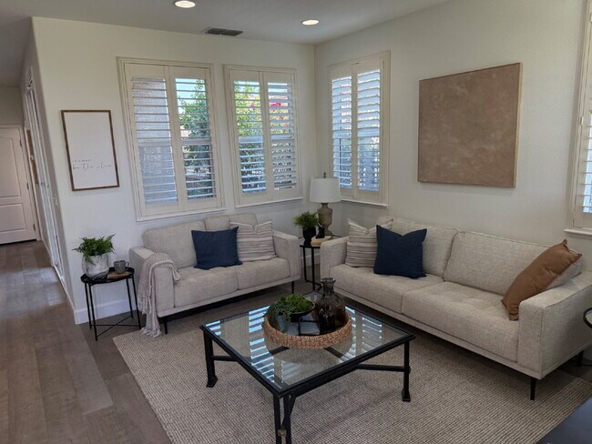 Building Photo - Beautiful Newer Built 3 Bed/2.5 Bath Detached Home in Great Livermore Location