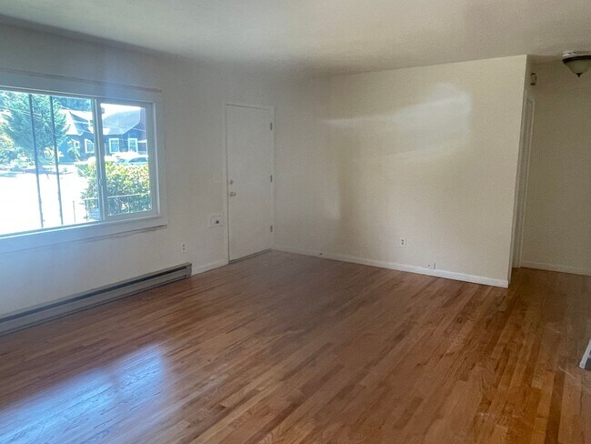 Building Photo - se80th3