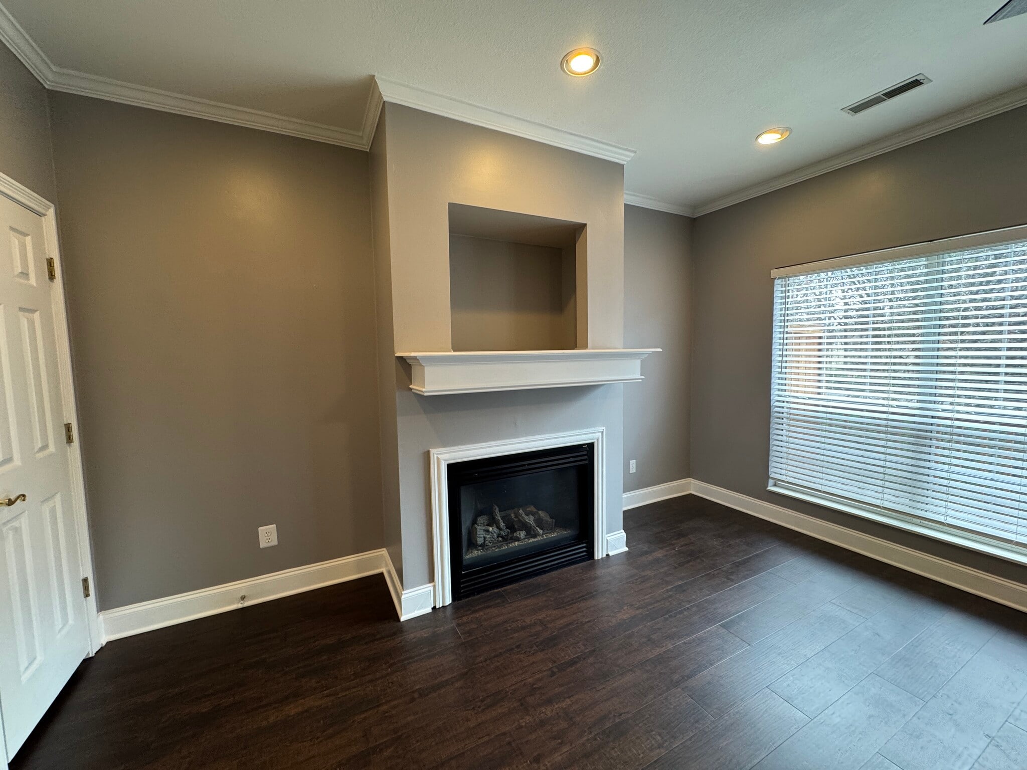 Living Room - 304 Queen Victoria Way