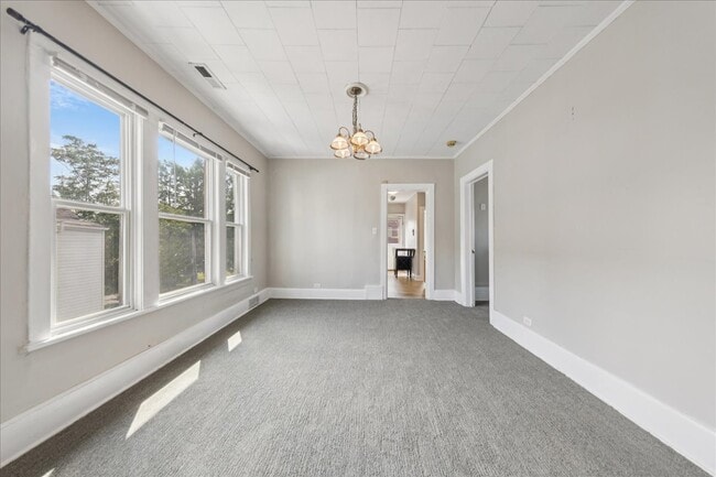 Building Photo - 1013 Maple Ave