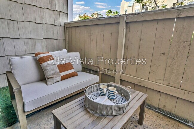 Building Photo - 4082 Mahaila Ave