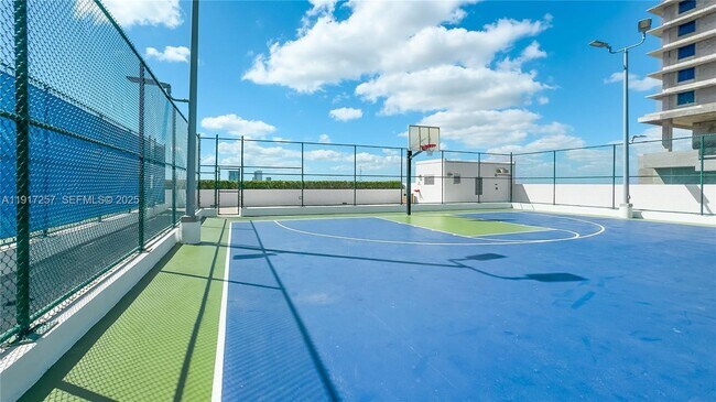 Building Photo - 16385 Biscayne Blvd