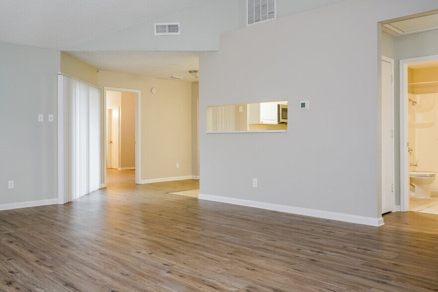 Building Photo - 6603 Cuculu Dr