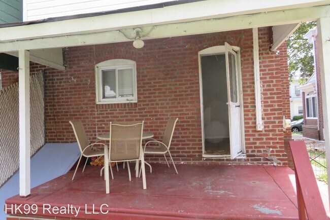 Building Photo - 3 br, 1.5 bath House - 7032 Walker St.