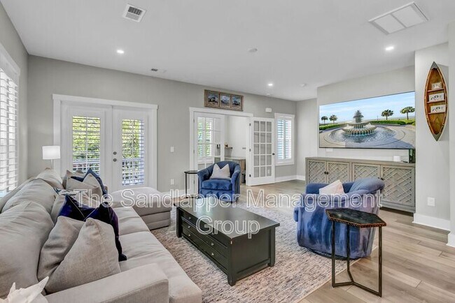 Building Photo - 123 Sabal Ct
