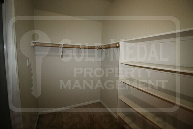 Building Photo - 2908 Tucson Dr