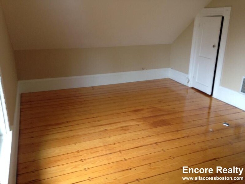 Building Photo - 23 Highgate St