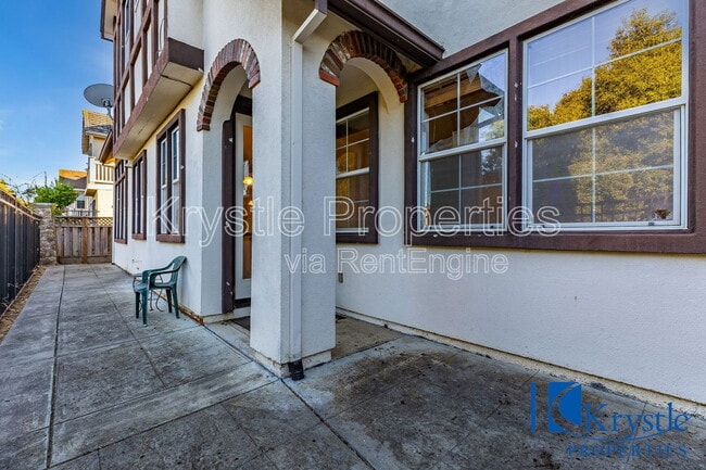 Building Photo - 6335 Newhaven Ln