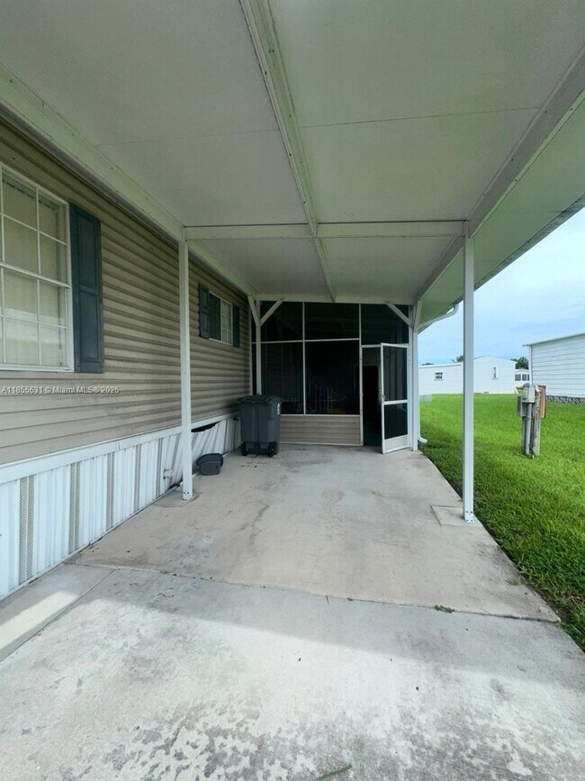 Building Photo - 1561 SW 64th Way
